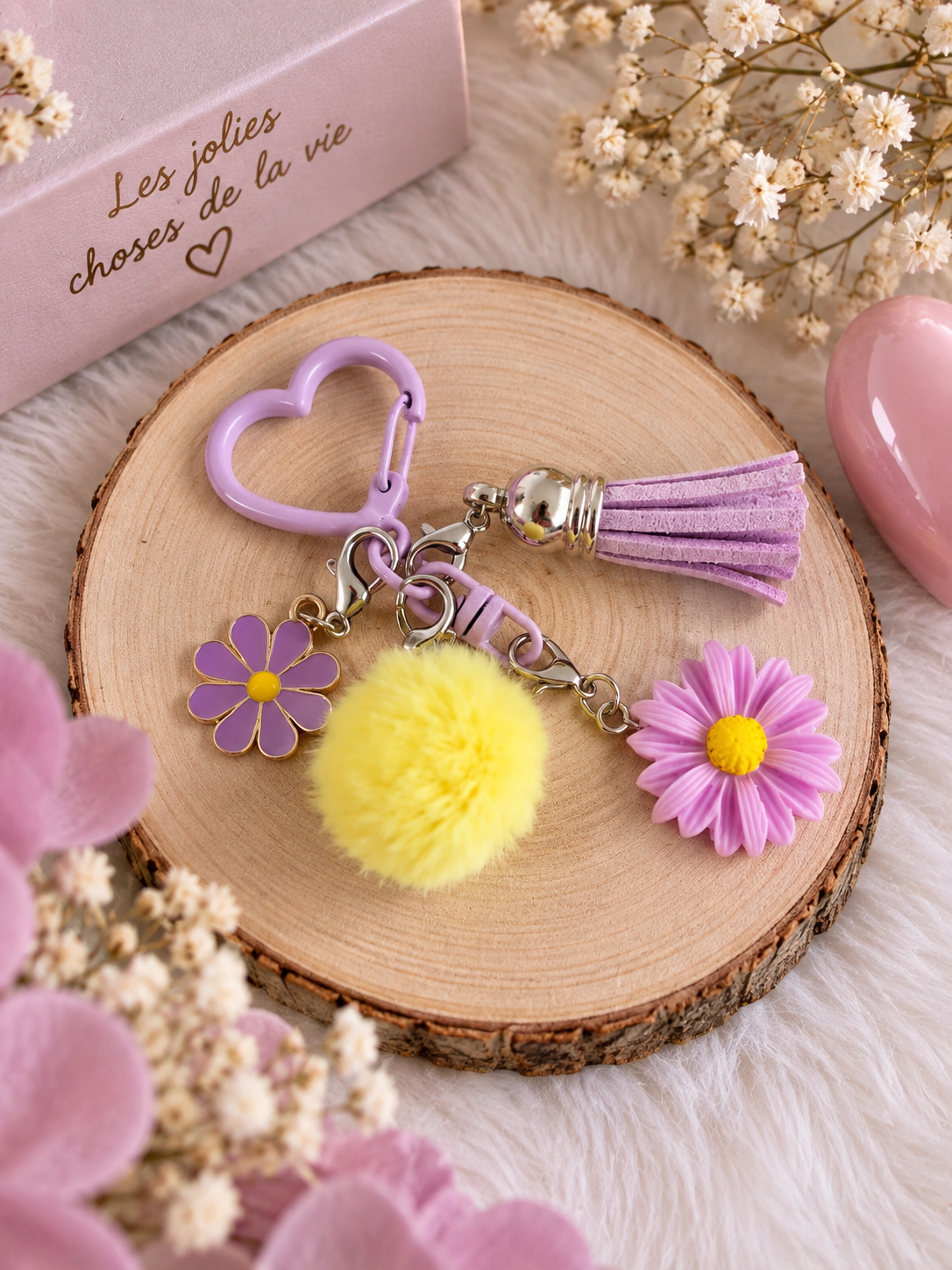 porte-clés violet et jaune