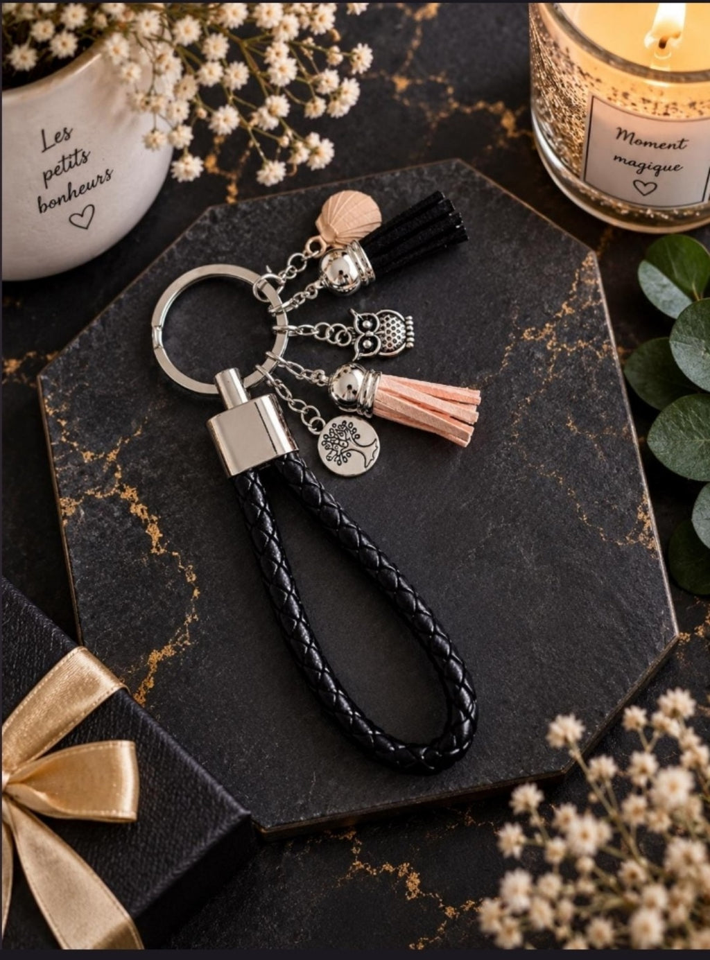 porte-clés noir et rose pâle